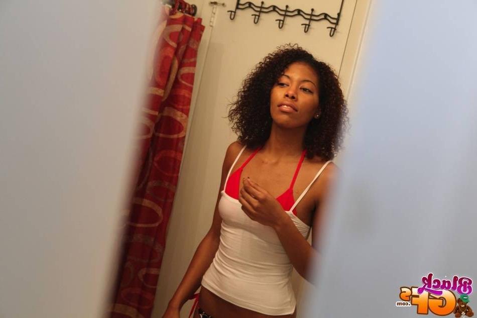 15P Sexy curly black chick getting nailed by her exboyfriend
