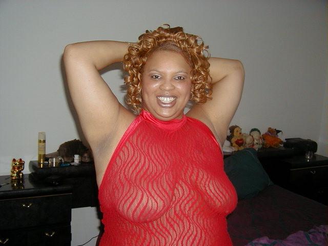 15P Thick ass black girls undressing and posing