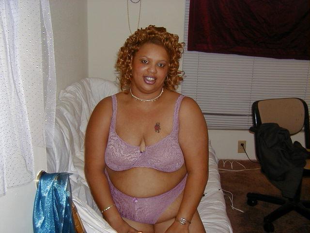15P Thick ass black girls undressing and posing