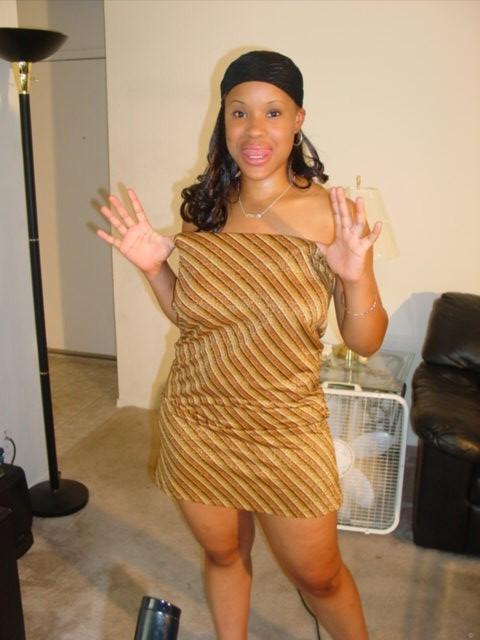 15P Thick ass black girls undressing and posing