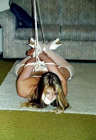 9P Tied-up blonde Cindy