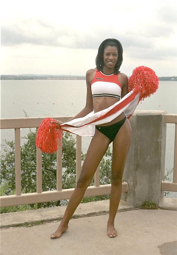 15P Hot ebony cheerleader naked in park