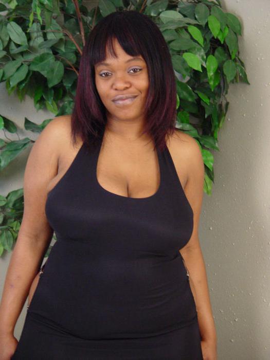 16P Busty fat ass black BBW babe spreads thick thighs