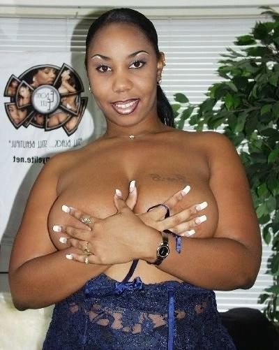 15P Thick busty ebony girl