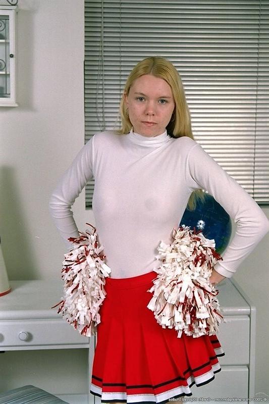15P Amber peels off her cheergirl uniform
