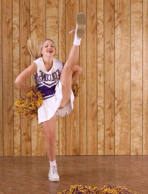 15P Smiling blonde Cheerleader Gwen showing her big tits