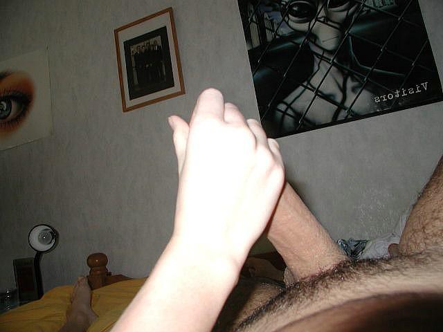 12P Nice girlfriends giving a head