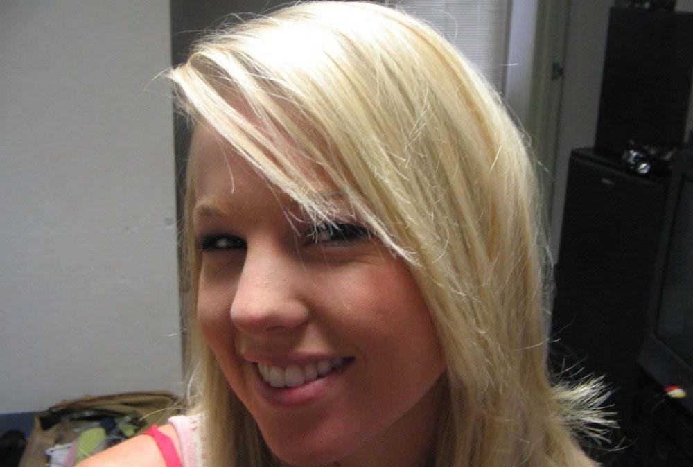 15P Sexy Blonde Military Girlfriend 