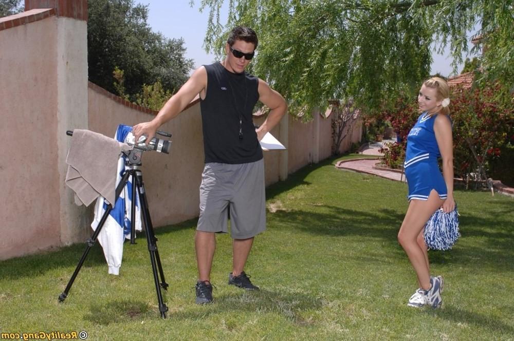 16P Sexy college cheerleader Lexi Belle get her pussy fucked hard
