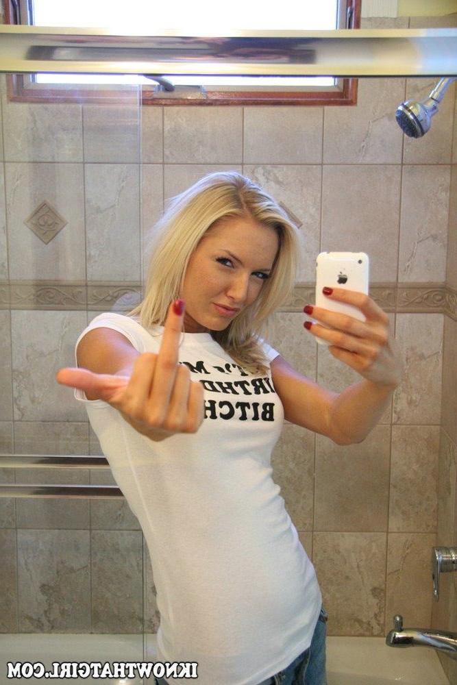 15P Petite blonde girlfriend self shooting in homemade bathroom pix