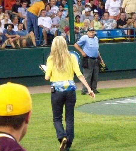 15P Erin Andrews glamorous blonde newscaster hard at work