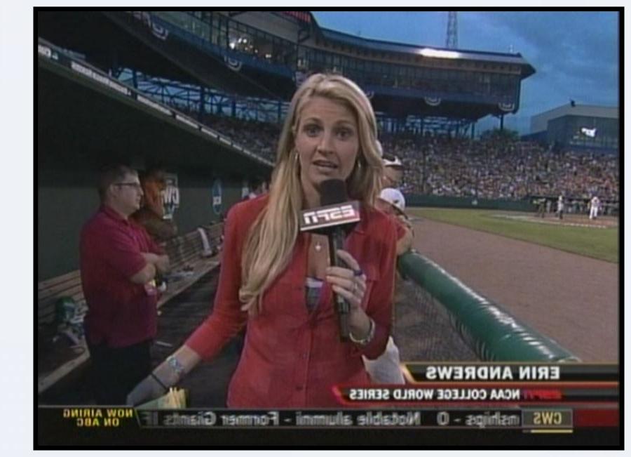 15P Erin Andrews glamorous blonde newscaster hard at work