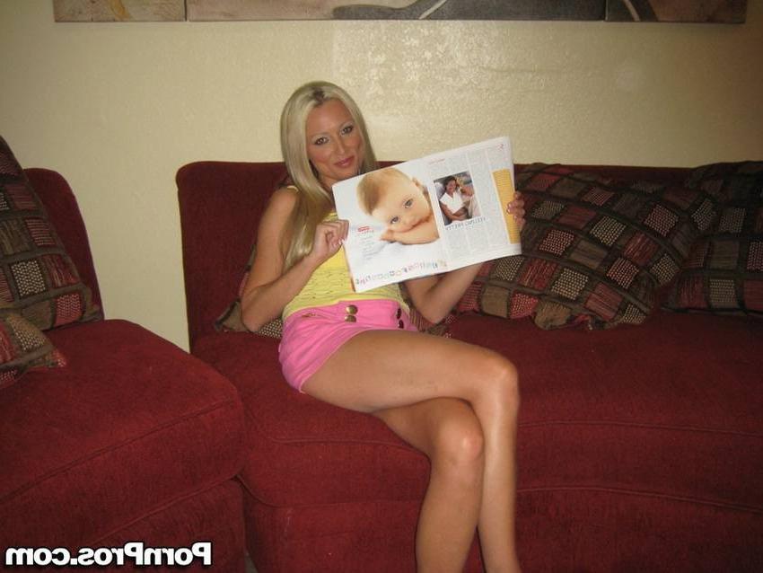16P amateur blonde hottie giving great head