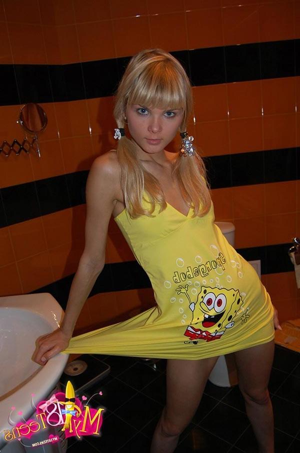 17P Exciting blonde teen showing her petite shaved twat in bathroom