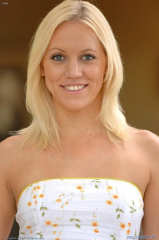 16P Thin Blonde Shows Tight Body