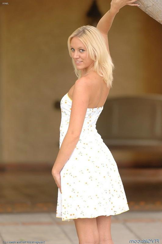 16P Thin Blonde Shows Tight Body