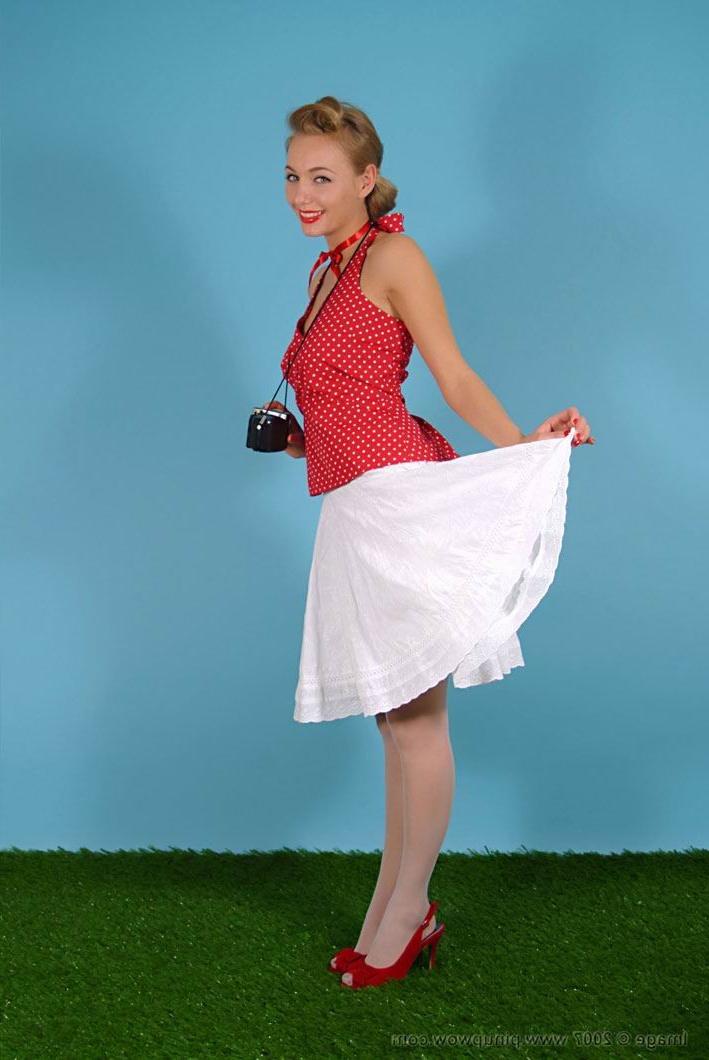 4P Sexy blonde pinup girl in white nylon
