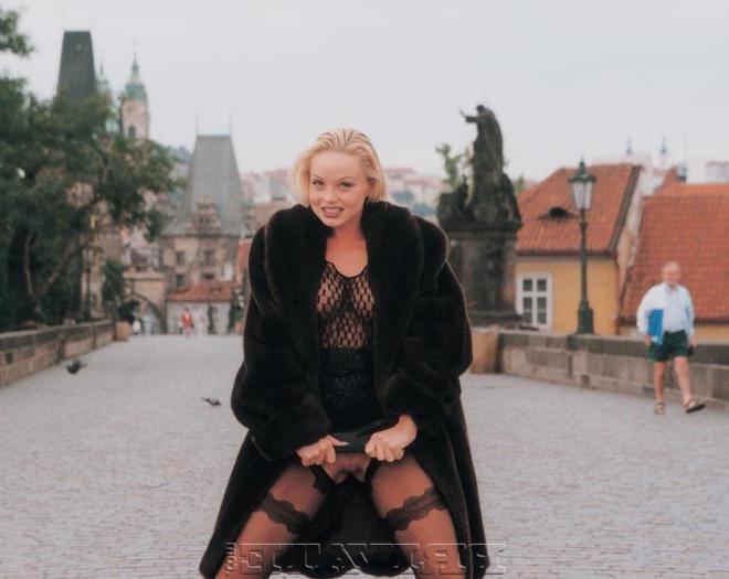 16P Silvia Saint: public nudity