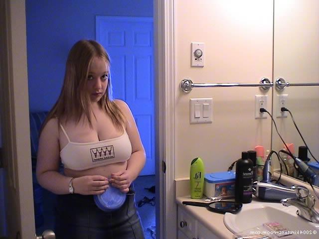 16P Busty amateur plays around in the bathroom