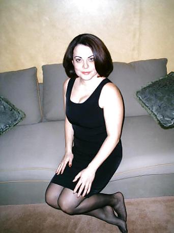 16P Curvy UK MILF