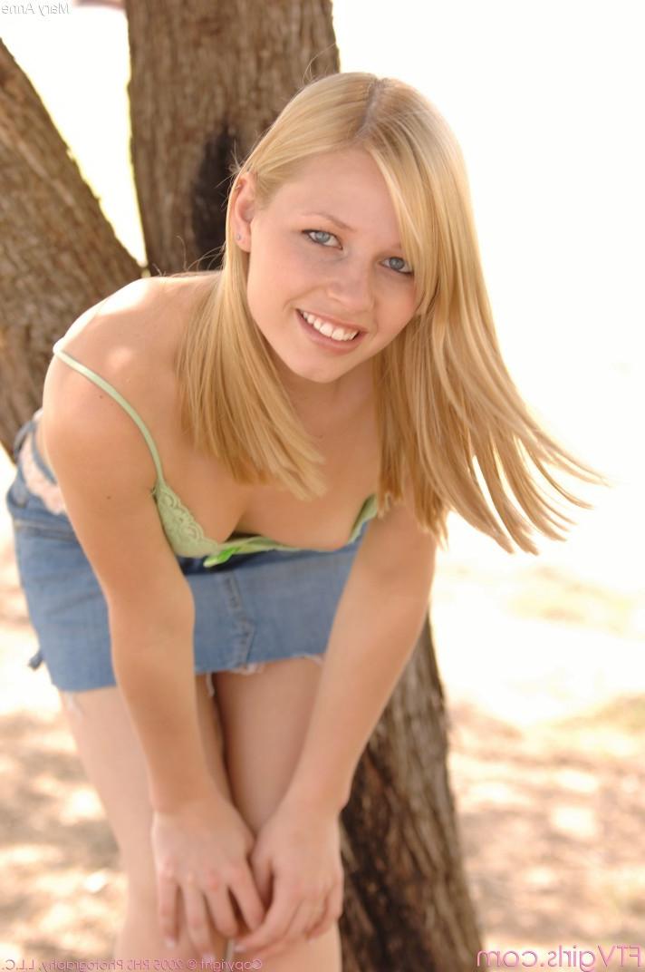 16P Teens puffy shaved snatch