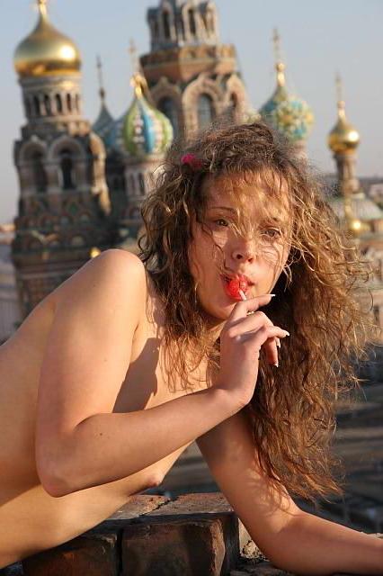19P blonde curly spreads outdoors