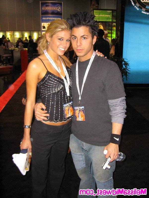 16P Public flashing by blonde teen hottie