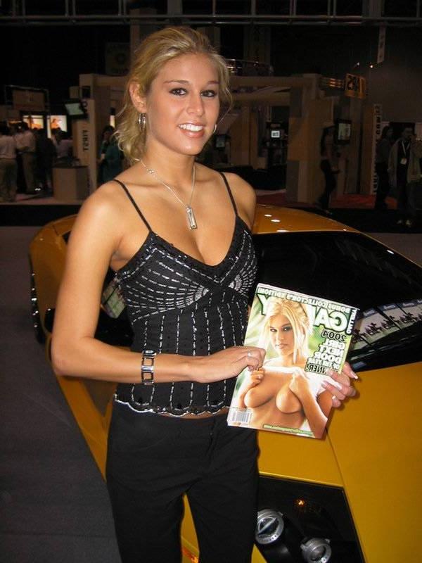 16P Public flashing by blonde teen hottie