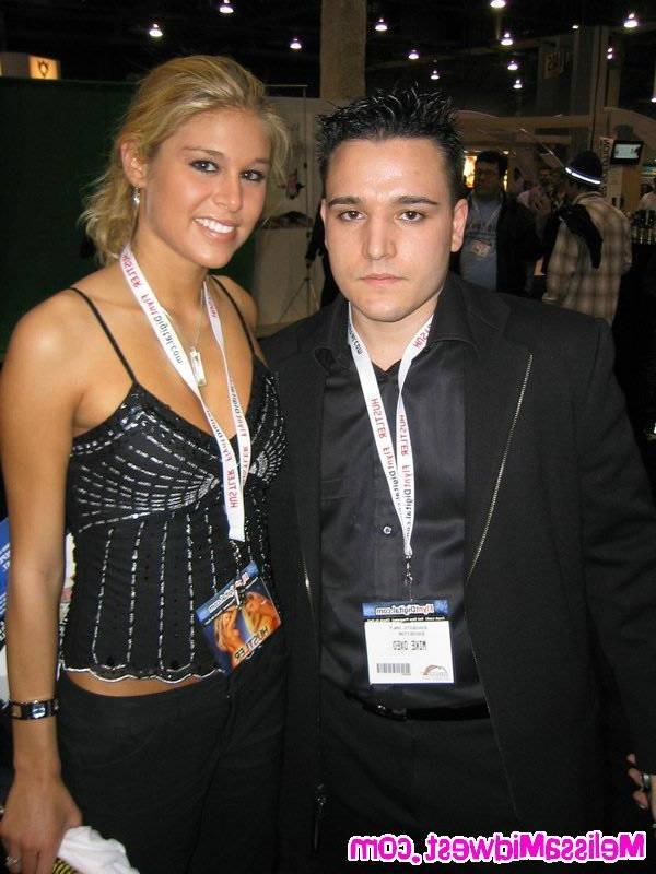 16P Public flashing by blonde teen hottie