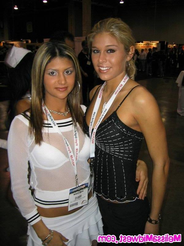 16P Public flashing by blonde teen hottie