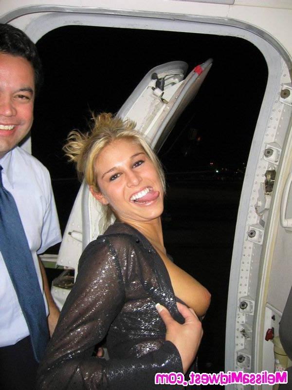 16P Public flashing by blonde teen hottie