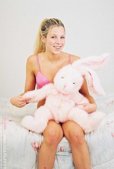 22P Blonde rubbing private parts