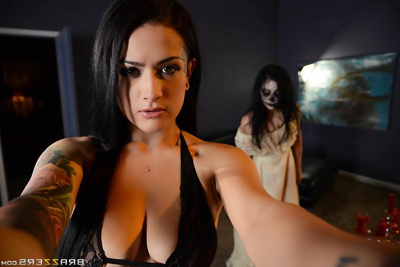 15P From a nightmare awakening girl gets a big white dick in a haunt