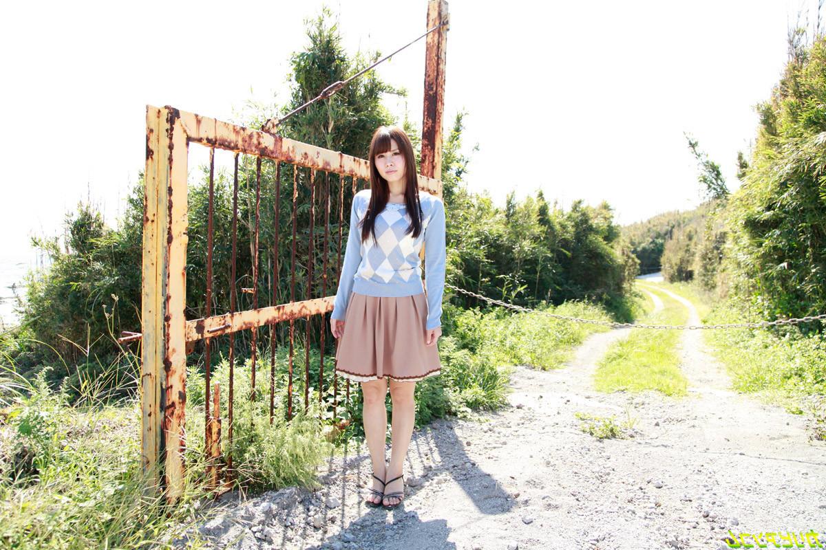 25P Curvy Japanese Girl Fucked Outside The Fence