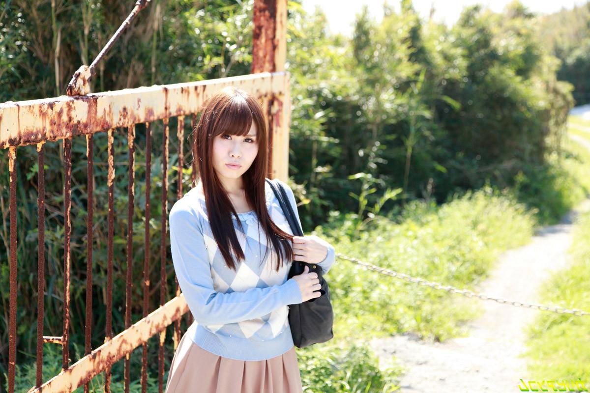 25P Curvy Japanese Girl Fucked Outside The Fence