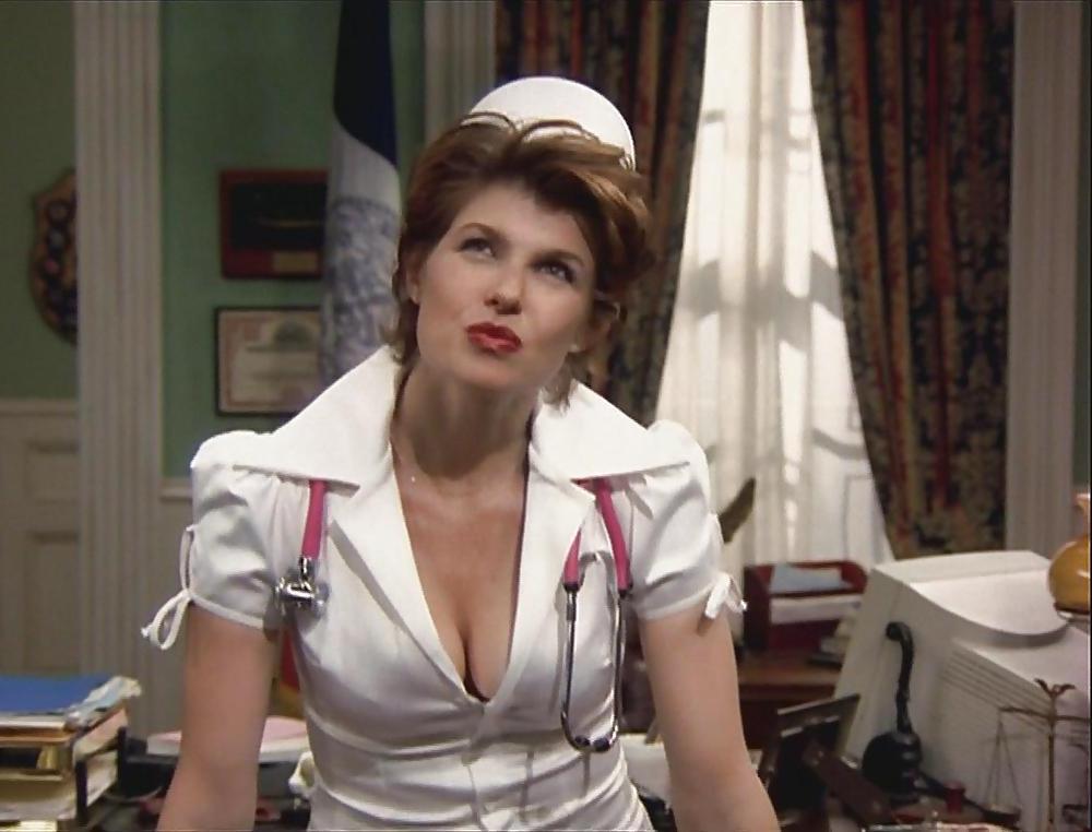 25P Connie Britton Glamour, Nude, Caps 