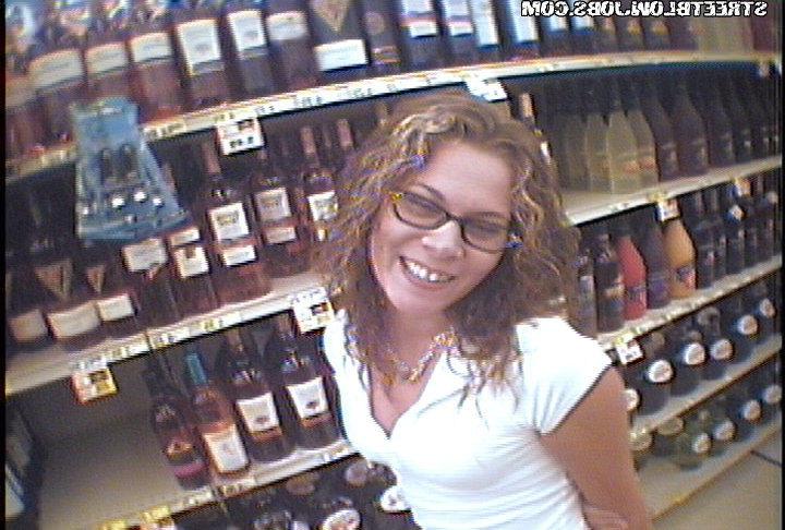 15P Dirty girl getting cock in convenience store bathroom
