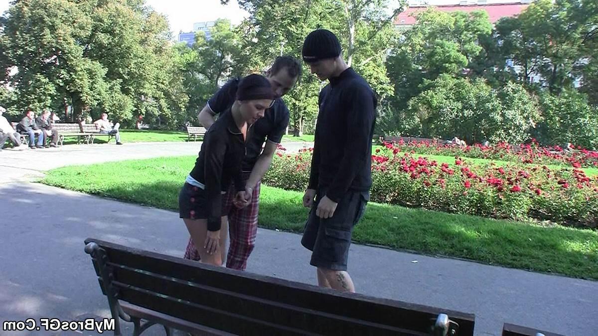 16P She gets off on his big strange cock in her pussy and he loves