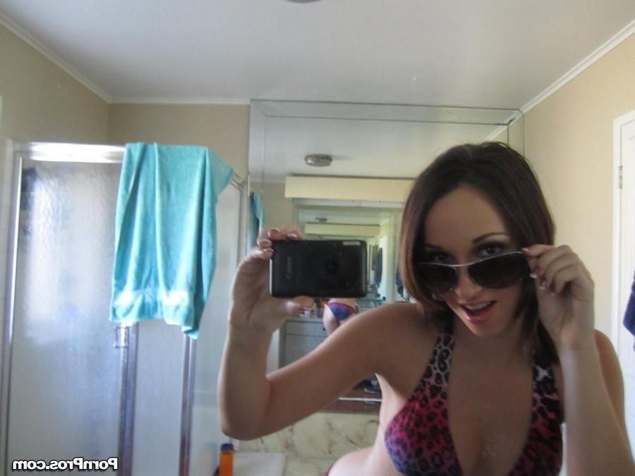 16P Jada Stevens loves to take pictures of herself