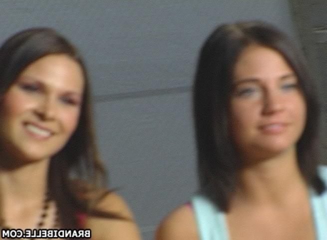 16P Two hot babes in some milking cock