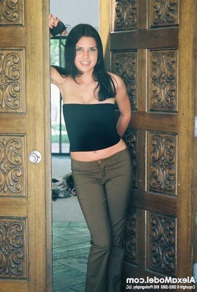 15P Alexa Model poses and plays