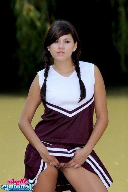 16P Shyla Jennings the horny cheerleader outdoor strip