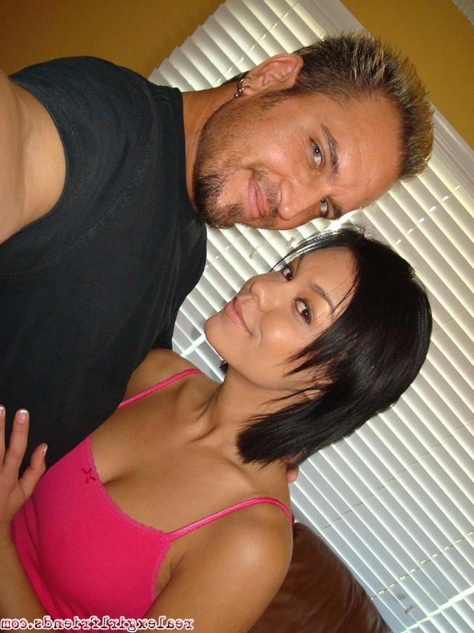 16P real amateur hottie giving great head