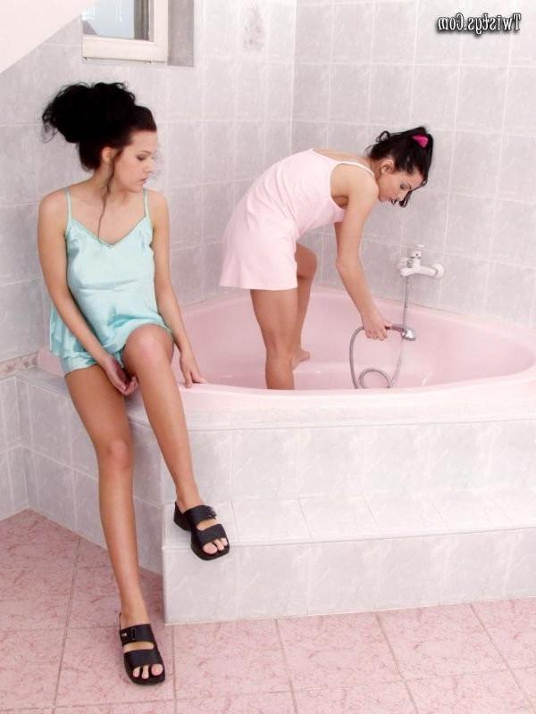 16P Brunette lesbians pleasuring each other in the bathroom
