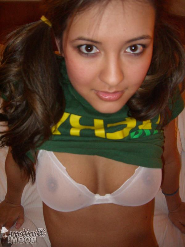 16P Sexy babe posing in thong panties and showing her tits