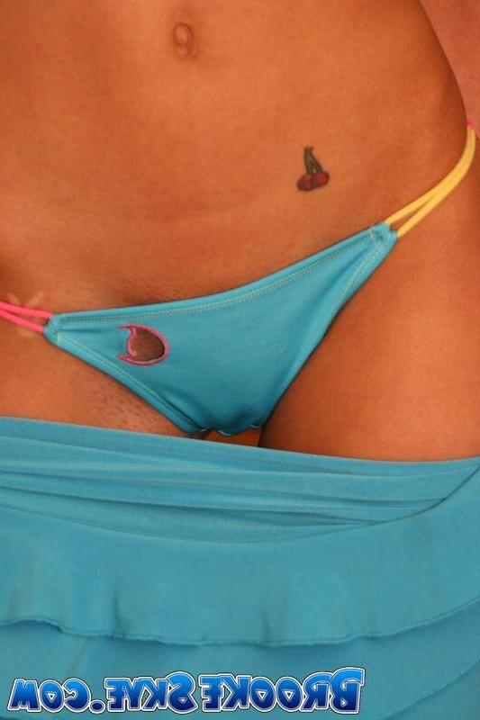 11P Brooke Skye Showing Her Tight Pussy