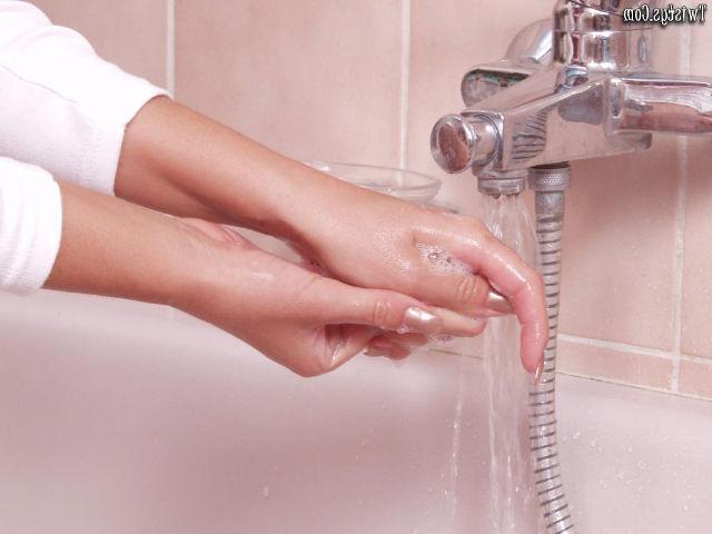 16P Cute babe playing with vibrator in the bathroom