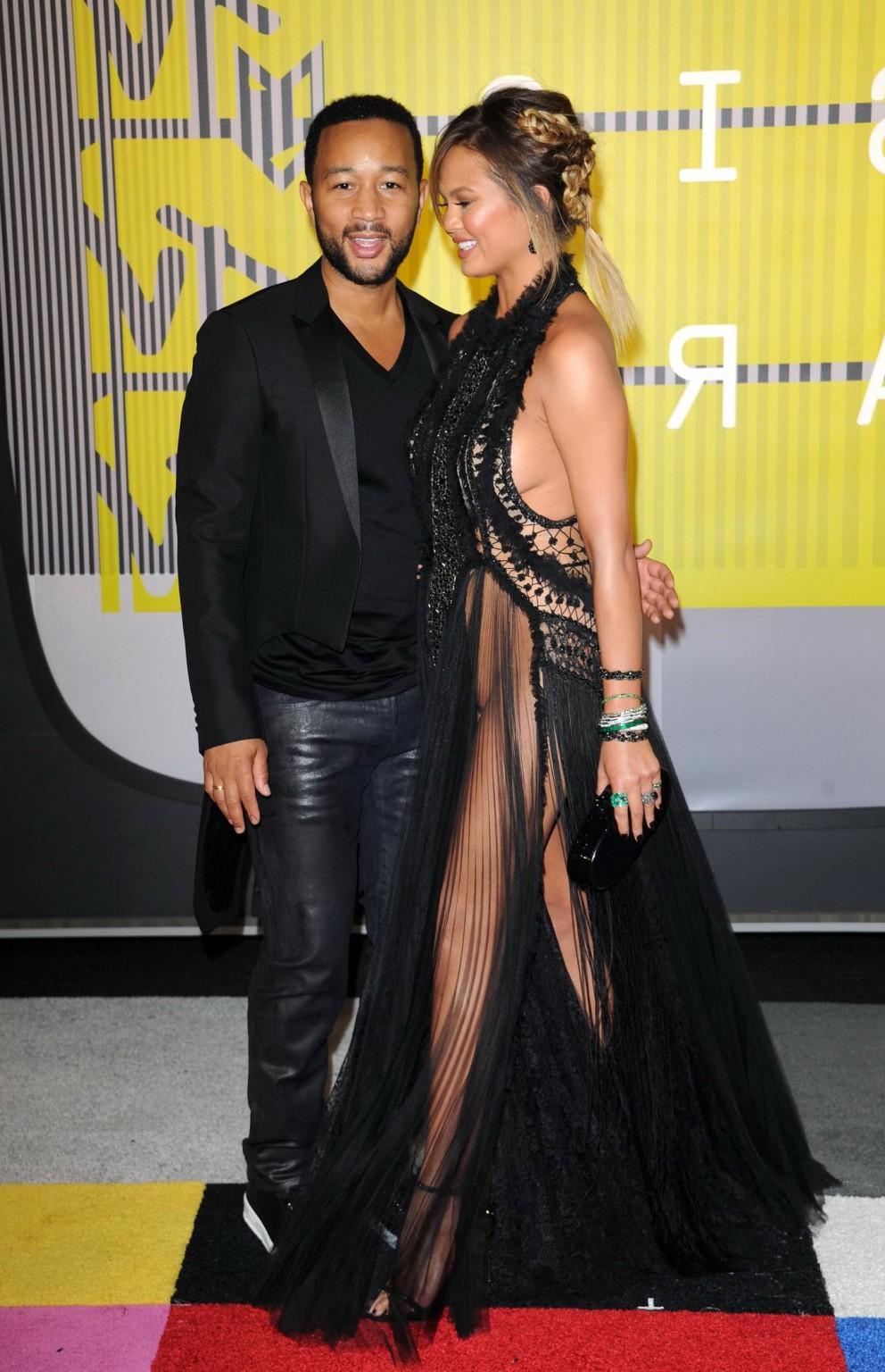 16P Chrissy Teigen flashing her pussy and sideboobs at the MTV Video