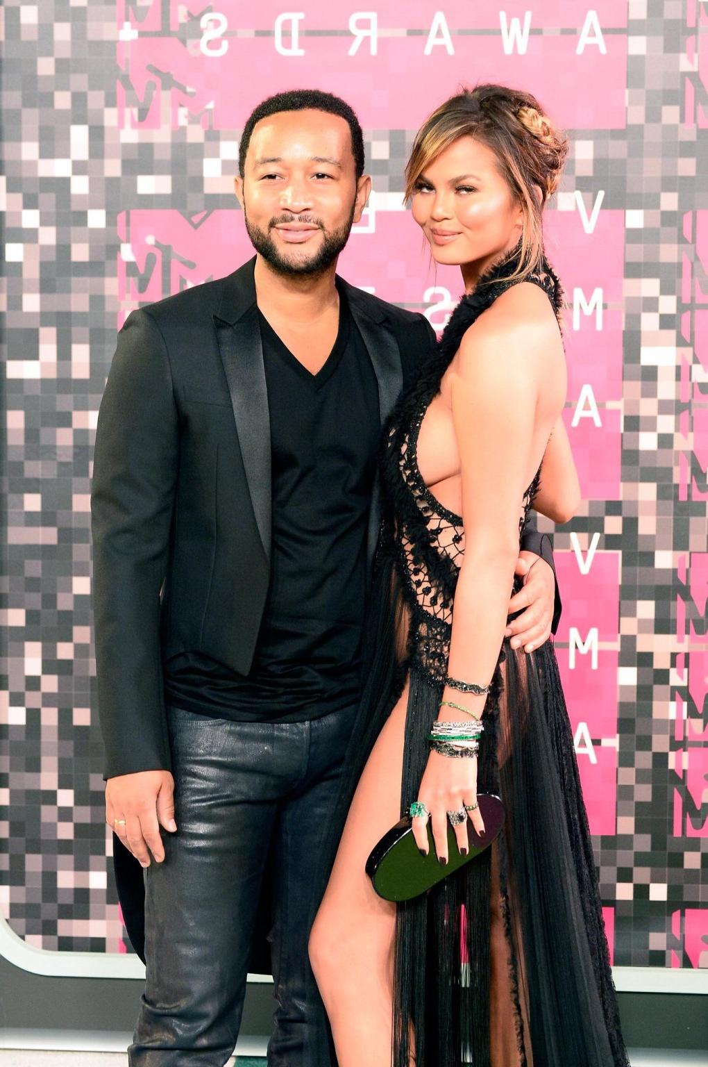 16P Chrissy Teigen flashing her pussy and sideboobs at the MTV Video