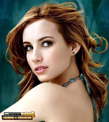 15P Emma exposes her bobbies in fantasy photos